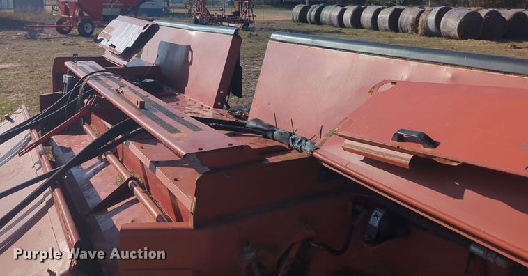 image for item ER4569 Massey Ferguson 9190 swather / windrower head