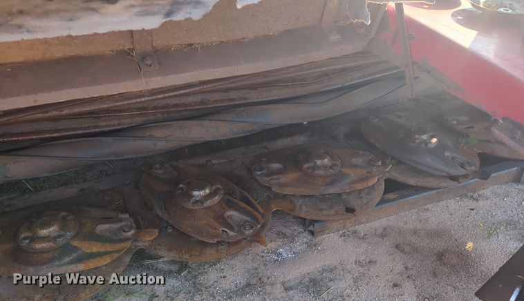 image for item ER4569 Massey Ferguson 9190 swather / windrower head