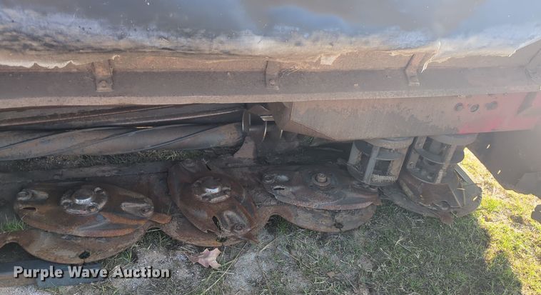 image for item ER4569 Massey Ferguson 9190 swather / windrower head