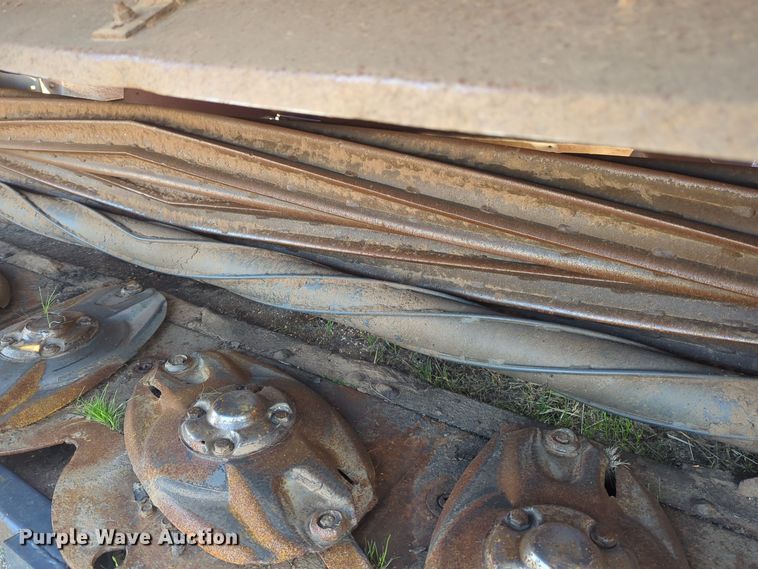 image for item ER4569 Massey Ferguson 9190 swather / windrower head