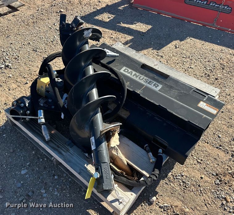 image for item ER4629 Danuser T3 skid steer post driver
