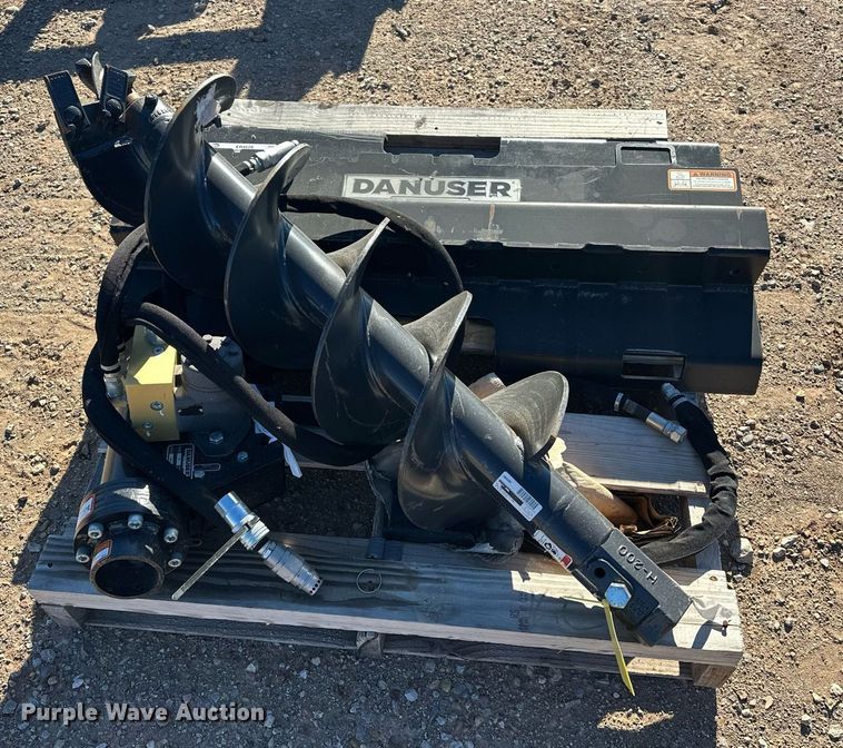 image for item ER4629 Danuser T3 skid steer post driver