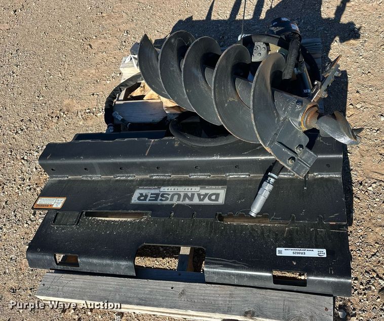 image for item ER4629 Danuser T3 skid steer post driver