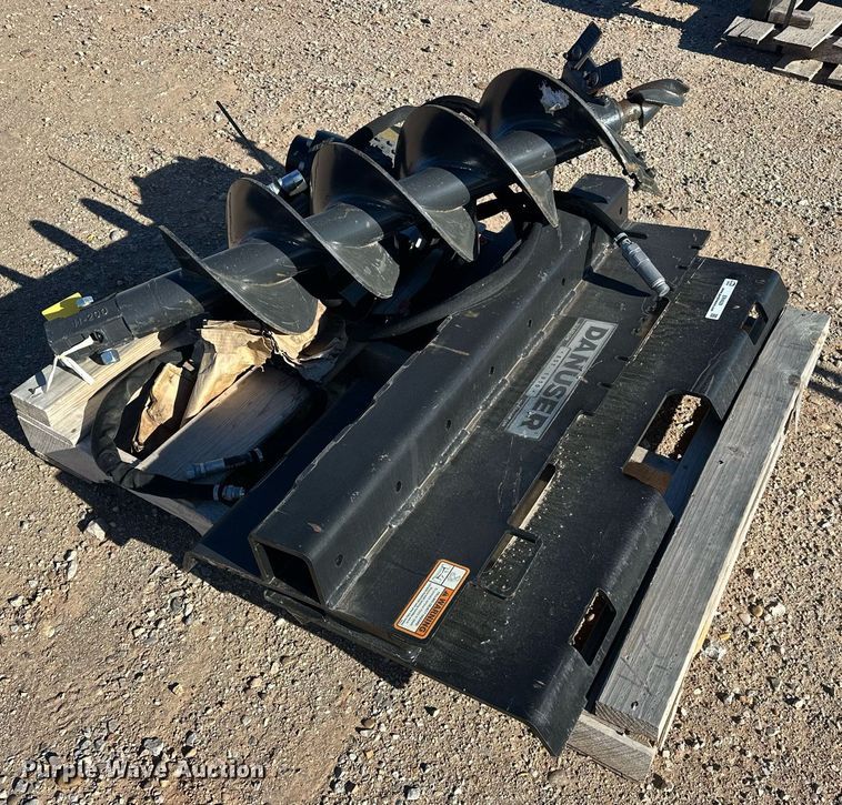 image for item ER4629 Danuser T3 skid steer post driver