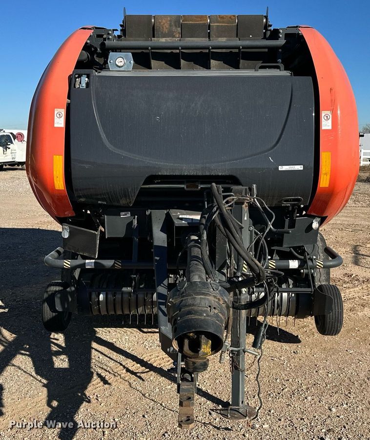 image for item ER4639 2015 Kubota BV4180 round baler