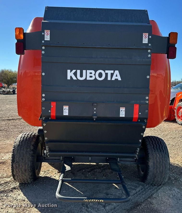 image for item ER4639 2015 Kubota BV4180 round baler