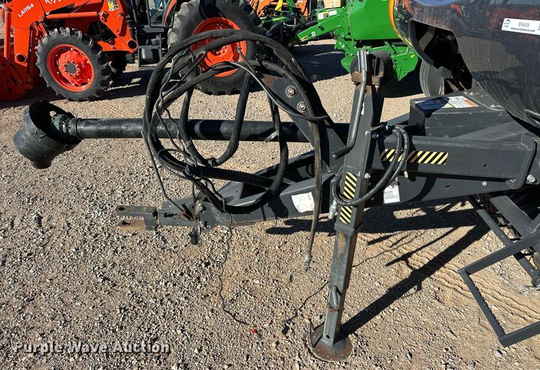 image for item ER4639 2015 Kubota BV4180 round baler