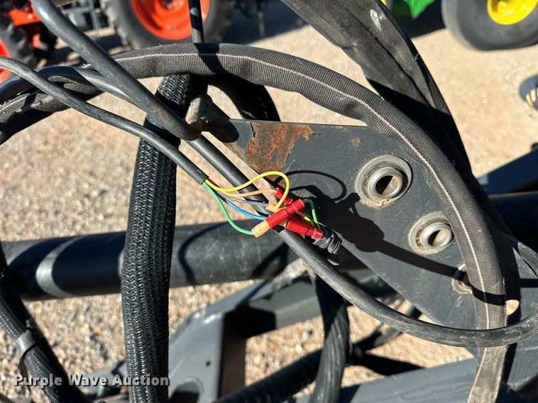 image for item ER4639 2015 Kubota BV4180 round baler