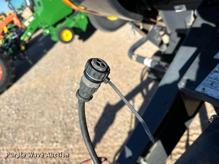 image for item ER4639 2015 Kubota BV4180 round baler