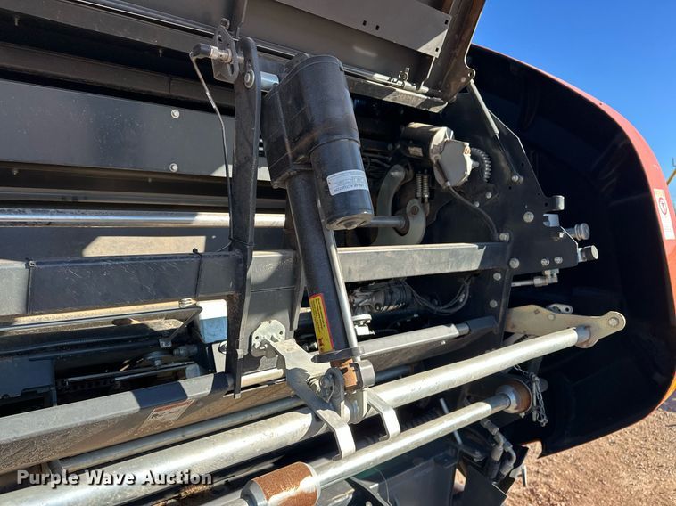 image for item ER4639 2015 Kubota BV4180 round baler