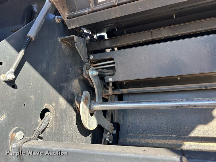 image for item ER4639 2015 Kubota BV4180 round baler