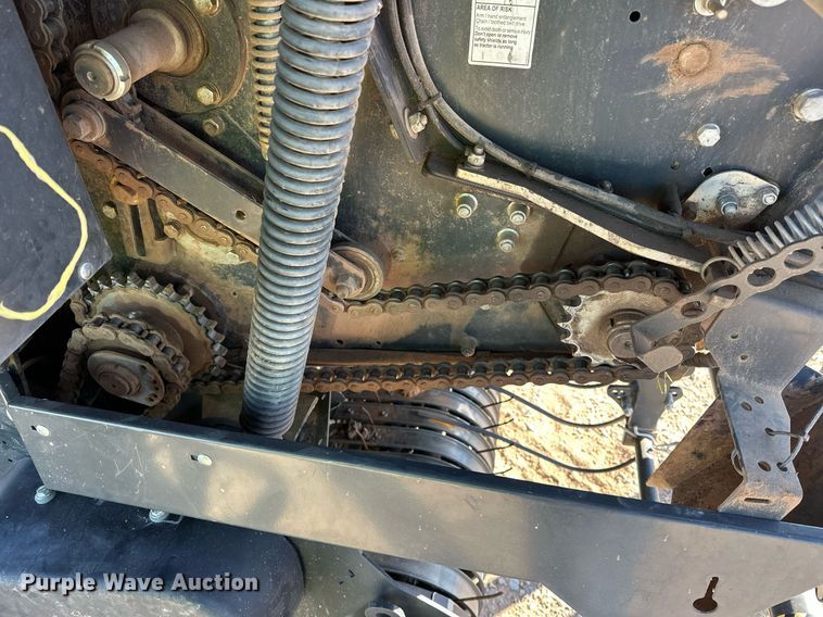 image for item ER4639 2015 Kubota BV4180 round baler