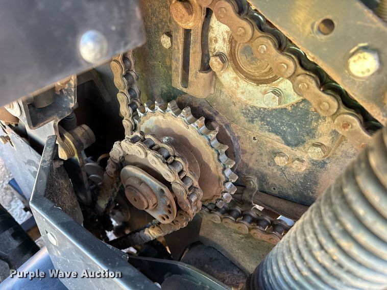 image for item ER4639 2015 Kubota BV4180 round baler