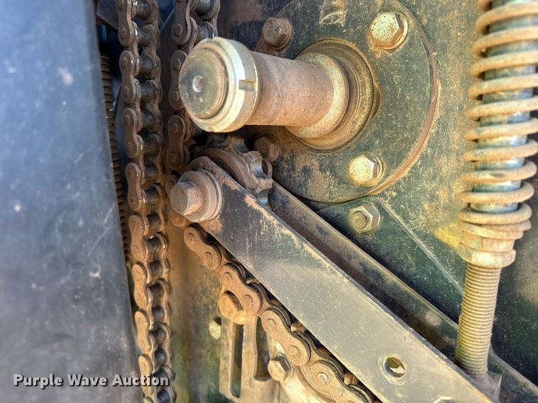 image for item ER4639 2015 Kubota BV4180 round baler