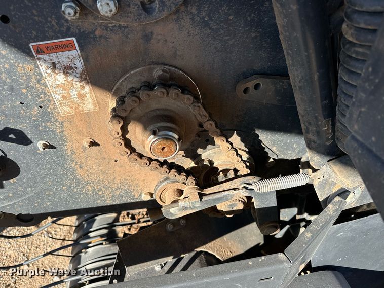 image for item ER4639 2015 Kubota BV4180 round baler