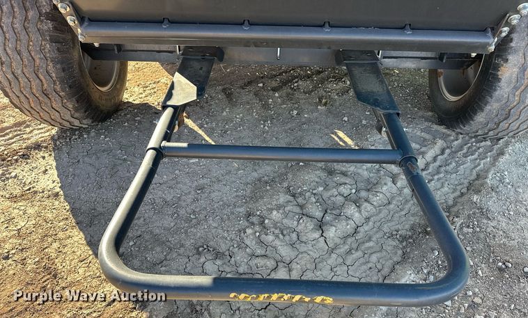 image for item ER4639 2015 Kubota BV4180 round baler