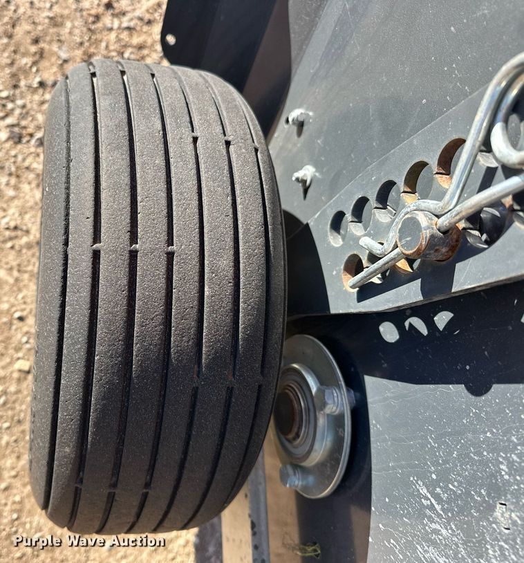 image for item ER4639 2015 Kubota BV4180 round baler