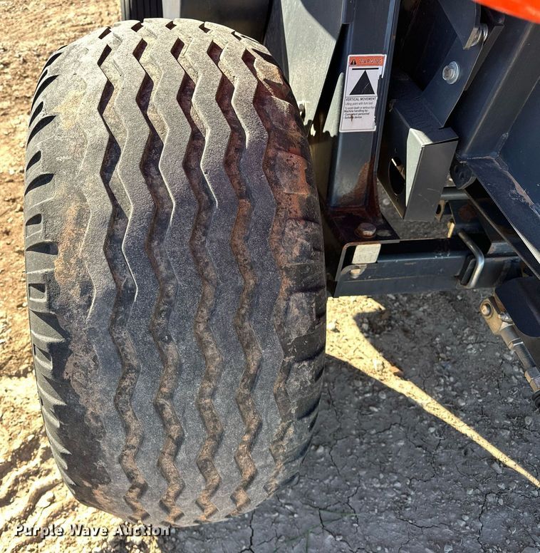 image for item ER4639 2015 Kubota BV4180 round baler