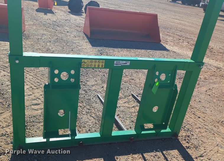 image for item ER4679 Hustler LM160 skid steer bale spear