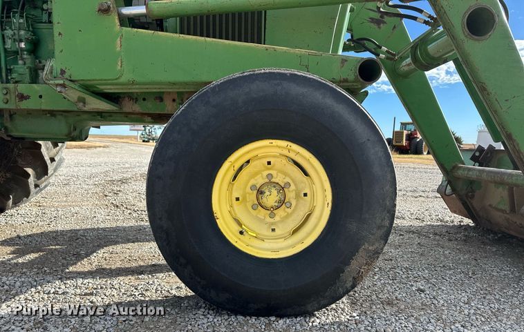 image for item ER8328 1965 John Deere 4020 tractor