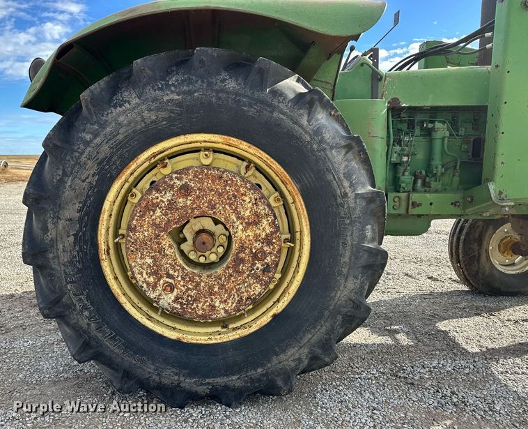 image for item ER8328 1965 John Deere 4020 tractor