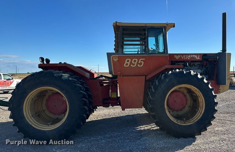 image for item ER8329 1982 Versatile 895 4WD tractor