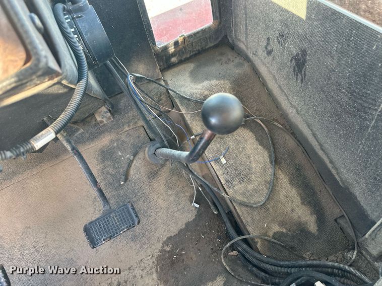 image for item ER8329 1982 Versatile 895 4WD tractor