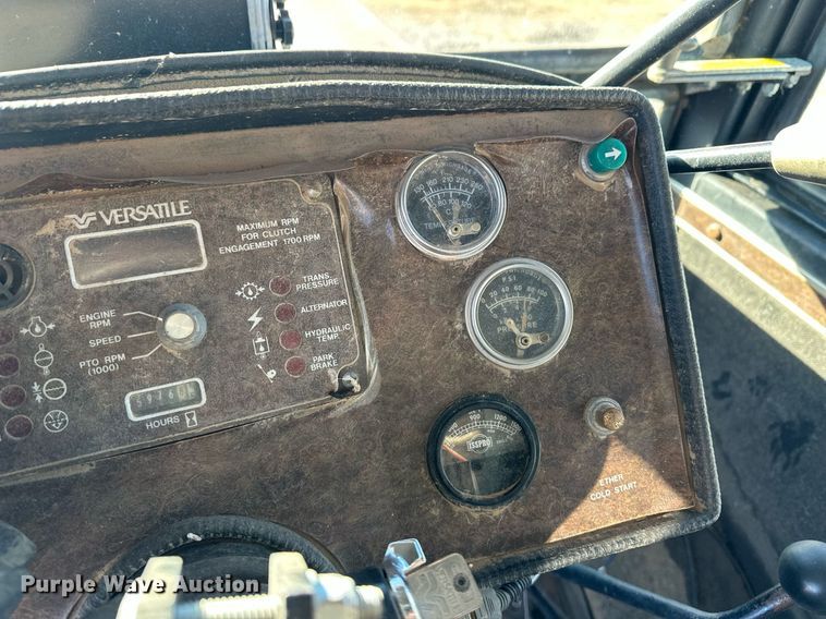 image for item ER8329 1982 Versatile 895 4WD tractor