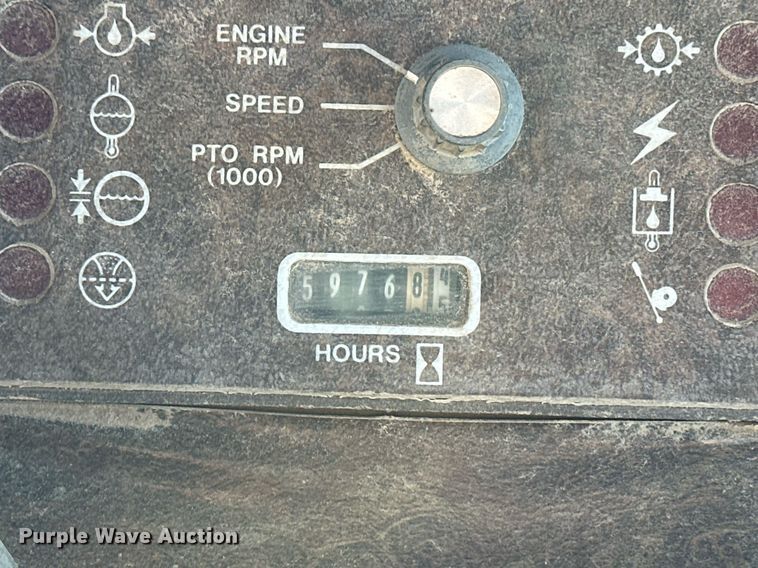 image for item ER8329 1982 Versatile 895 4WD tractor