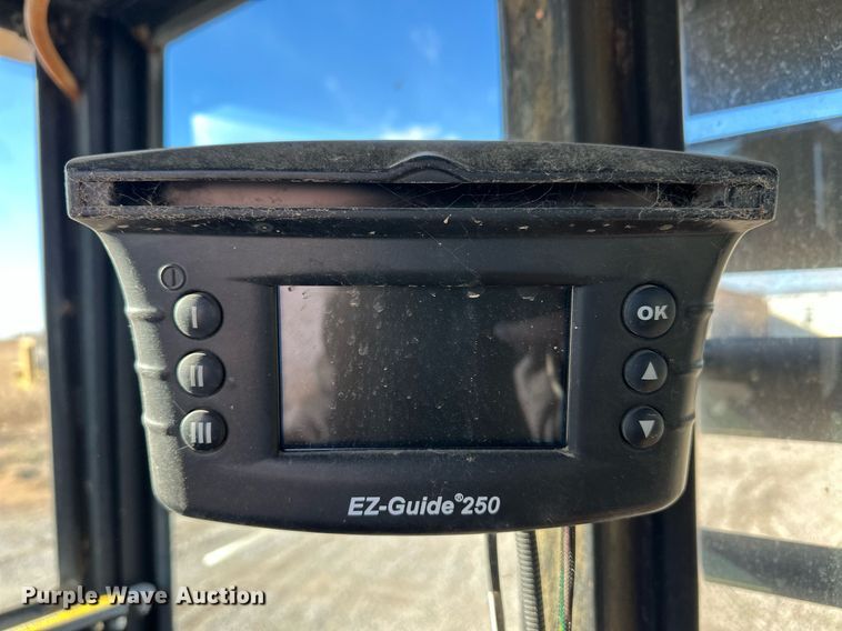 image for item ER8329 1982 Versatile 895 4WD tractor