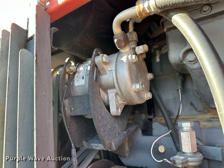 image for item ER8329 1982 Versatile 895 4WD tractor