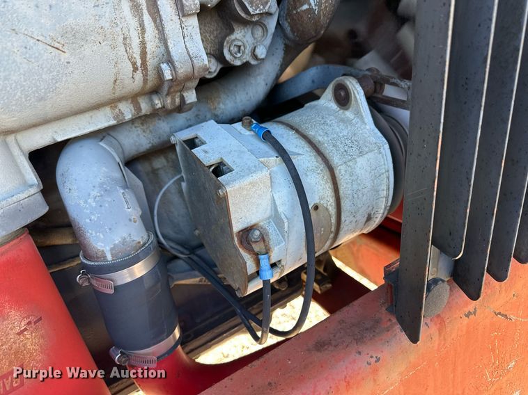 image for item ER8329 1982 Versatile 895 4WD tractor