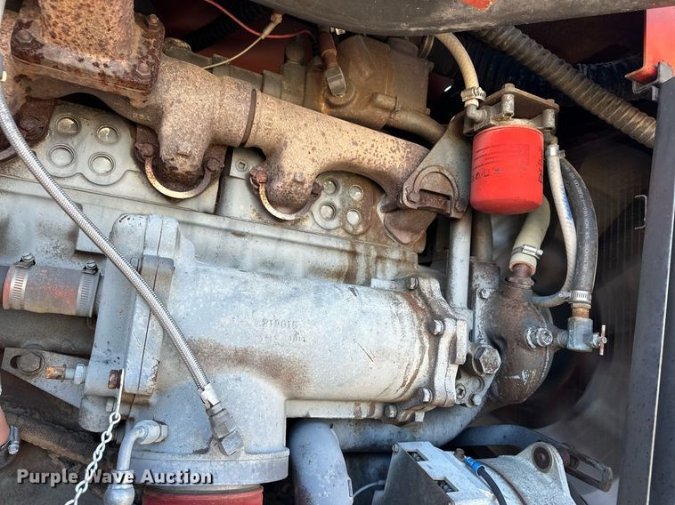 image for item ER8329 1982 Versatile 895 4WD tractor