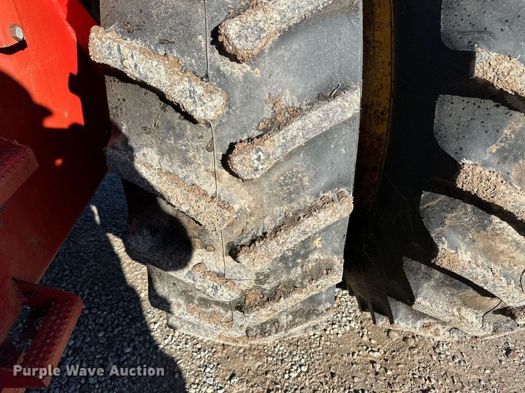 image for item ER8329 1982 Versatile 895 4WD tractor