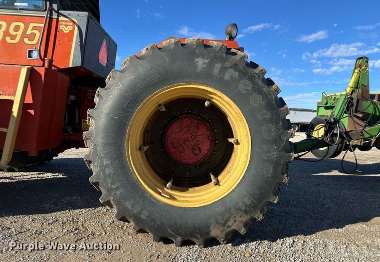 image for item ER8329 1982 Versatile 895 4WD tractor