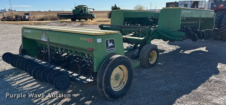 image for item ER8330 John Deere 8500 grain drill