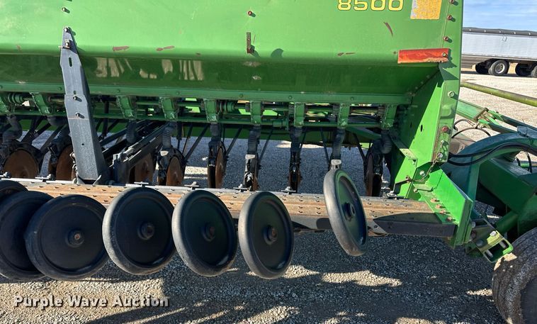 image for item ER8330 John Deere 8500 grain drill