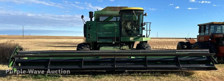 image for item ER8331 1983 John Deere 8820 Turbo combine