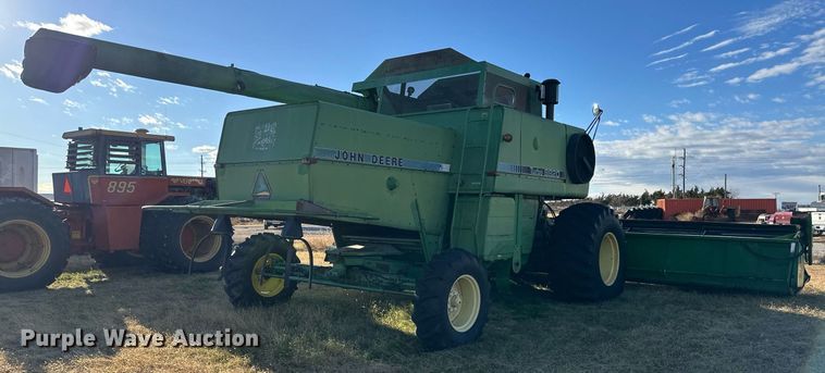 image for item ER8331 1983 John Deere 8820 Turbo combine