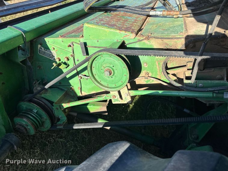 image for item ER8331 1983 John Deere 8820 Turbo combine