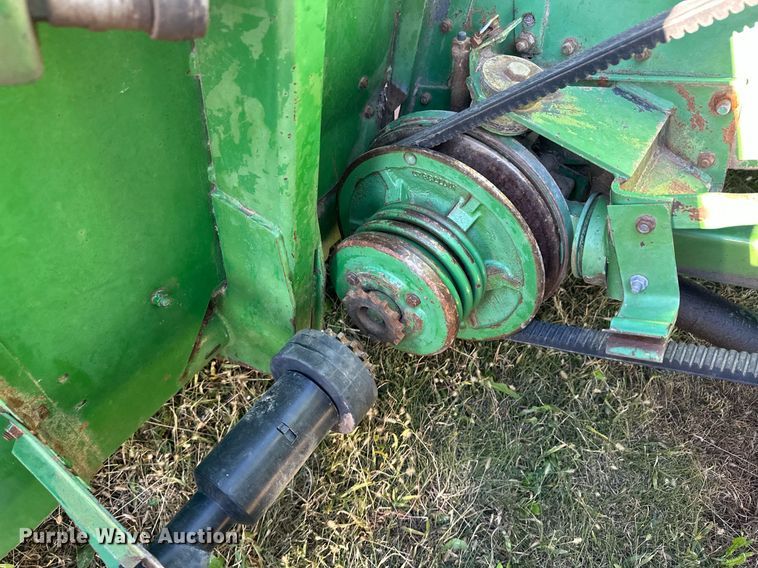 image for item ER8331 1983 John Deere 8820 Turbo combine