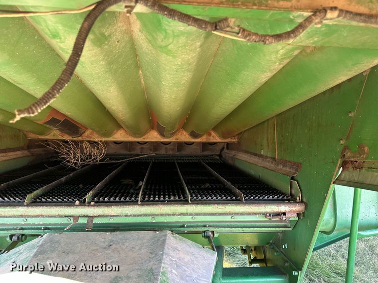 image for item ER8331 1983 John Deere 8820 Turbo combine