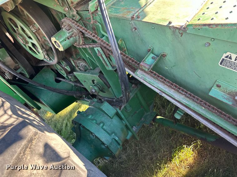 image for item ER8331 1983 John Deere 8820 Turbo combine