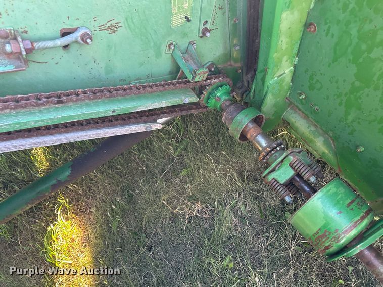 image for item ER8331 1983 John Deere 8820 Turbo combine
