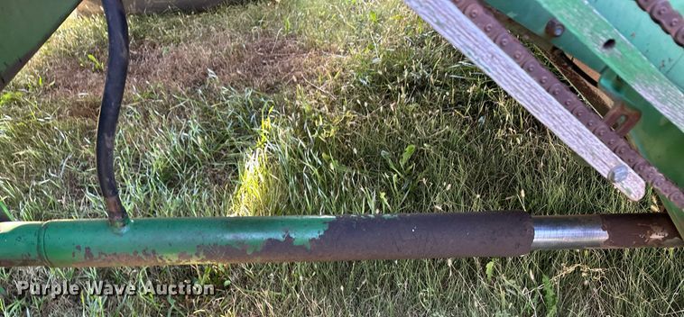 image for item ER8331 1983 John Deere 8820 Turbo combine