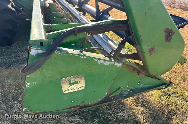 image for item ER8331 1983 John Deere 8820 Turbo combine