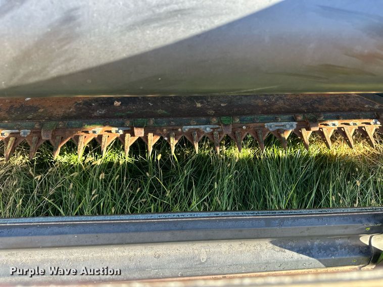 image for item ER8331 1983 John Deere 8820 Turbo combine