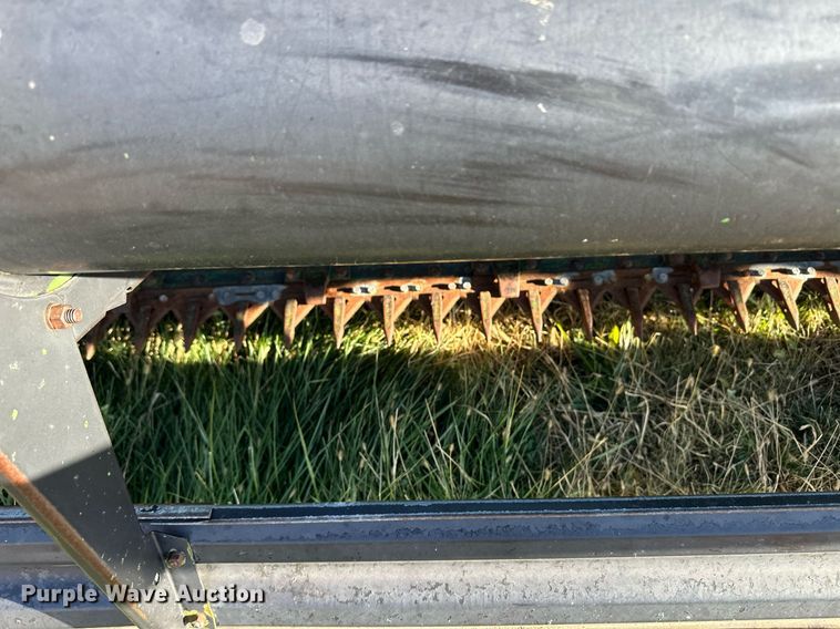 image for item ER8331 1983 John Deere 8820 Turbo combine