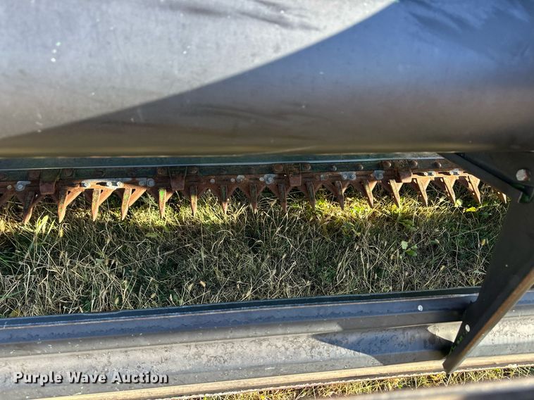 image for item ER8331 1983 John Deere 8820 Turbo combine