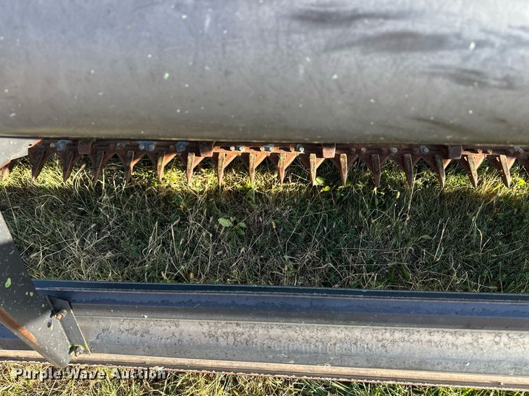 image for item ER8331 1983 John Deere 8820 Turbo combine